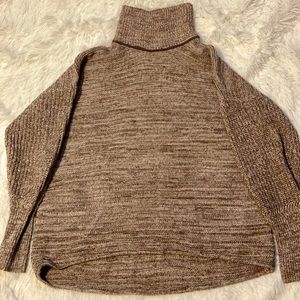 Turtleneck sweater. Simply Vera by Vera Wang. Size Large.